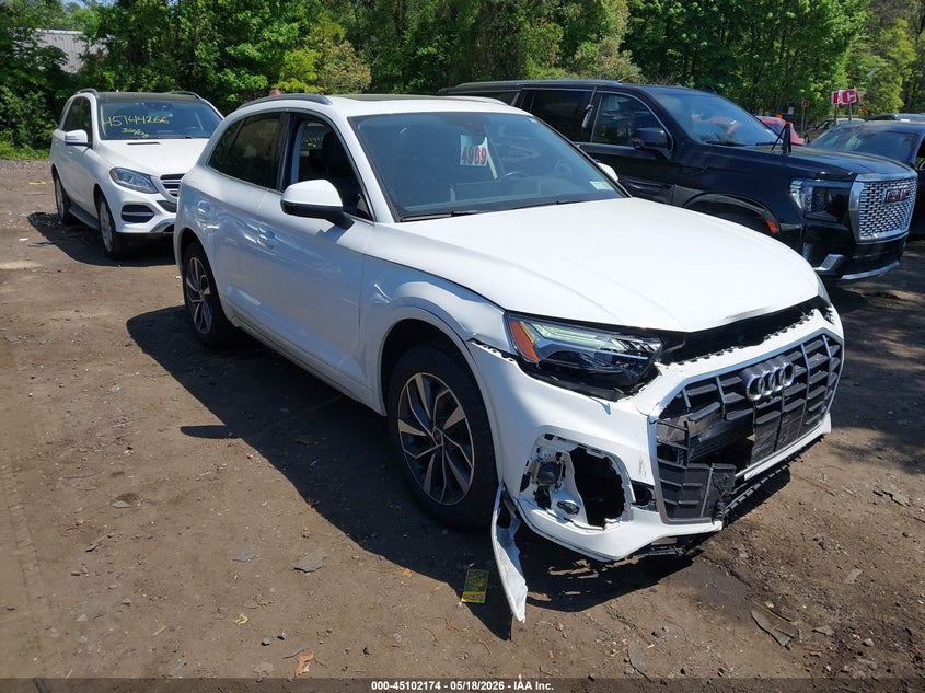 2021 Audi Q5 VIN WA1BAAFY9M2038825 IAAI salvage auction — FRONT END, Mv-907A (New York), sold $7,675 on 2026-07-14 (photo 1)