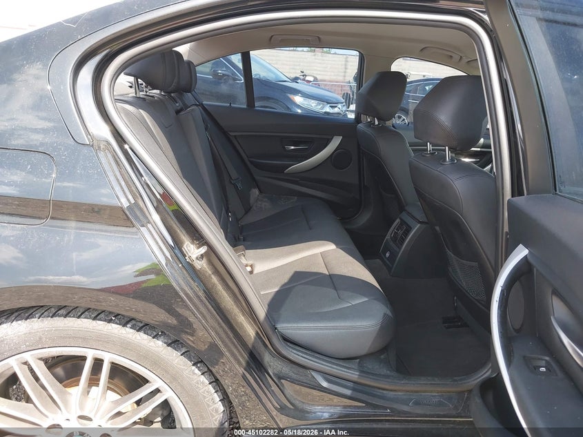 2013 BMW 3er VIN WBA3C1C58DF438153 IAAI salvage auction — HAIL, Clear (Missouri), sold $1,300 on 2026-08-03 (photo 8)