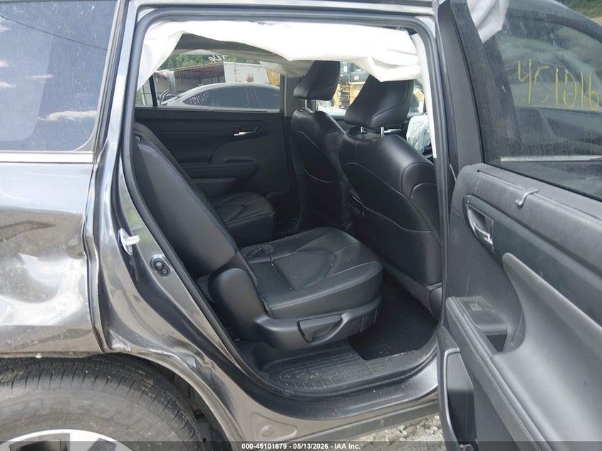 2022 Toyota Highlander VIN 5TDGZRBH6NS579673 IAAI salvage auction — FRONT END, Salvage (Kentucky), sold $6,600 on 2026-07-14 (photo 8)