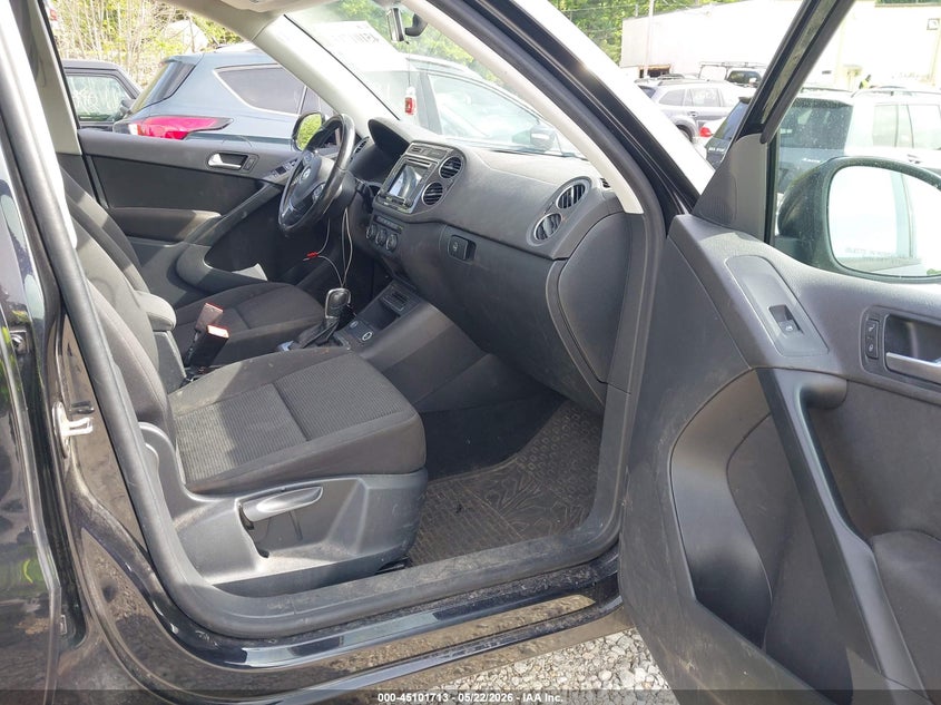2018 Volkswagen Tiguan VIN WVGBV7AX6JK001170 IAAI salvage auction — LEFT SIDE, Salvage (Massachusetts), sold $2,100 on 2026-08-12 (photo 5)