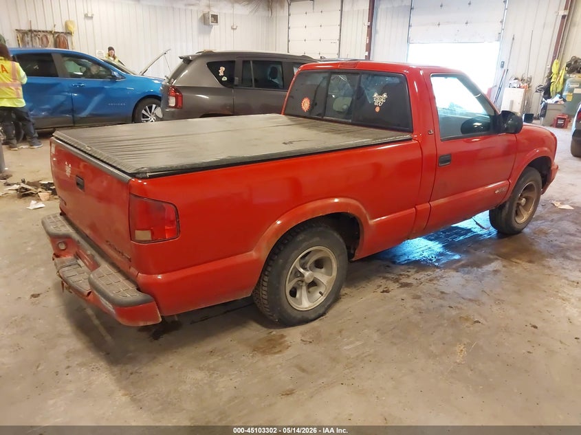 1999 Chevrolet S-10 VIN 1GCCS1445XK127142 IAAI salvage auction — NORMAL WEAR, Clear (Michigan), sold $375 on 2026-07-07 (photo 4)