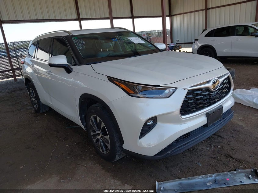 2021 Toyota Highlander VIN 5TDGZRAH0MS533269 IAAI salvage auction — LEFT SIDE, Original (Texas), sold $17,000 on 2026-07-21 (photo 1)