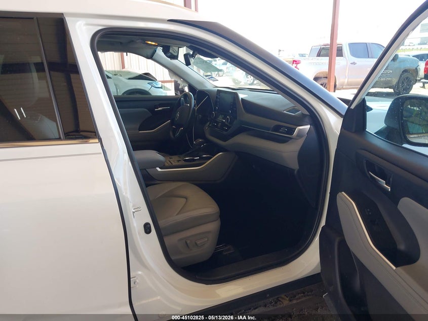 2021 Toyota Highlander VIN 5TDGZRAH0MS533269 IAAI salvage auction — LEFT SIDE, Original (Texas), sold $17,000 on 2026-07-21 (photo 5)