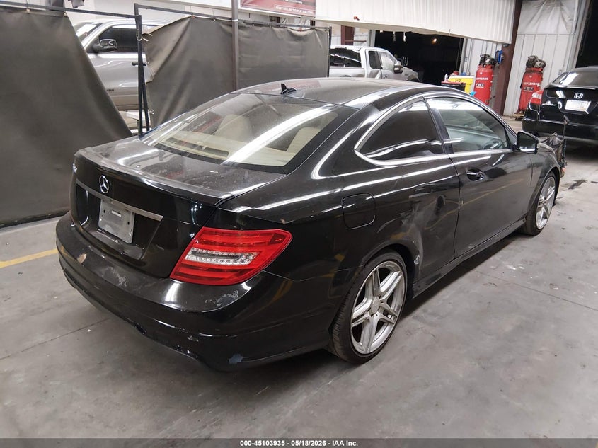 2012 Mercedes-benz C-klasse VIN WDDGJ4HB6CF911675 IAAI salvage auction — FRONT END, Salvage (Arizona), sold $950 on 2026-07-28 (photo 4)