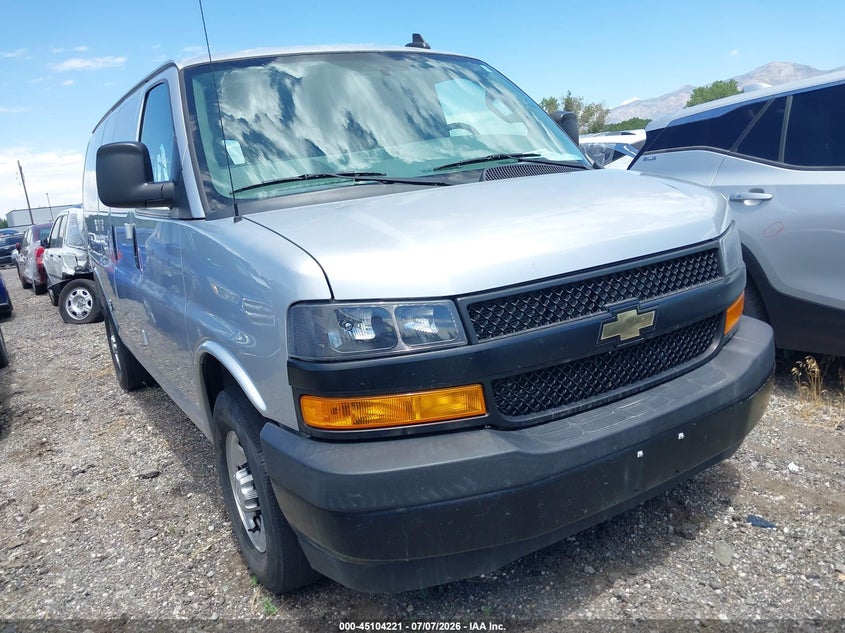 2018 Chevrolet Express 2500 VIN 1GCWGAFG4J1272756 — IAAI salvage auction photo