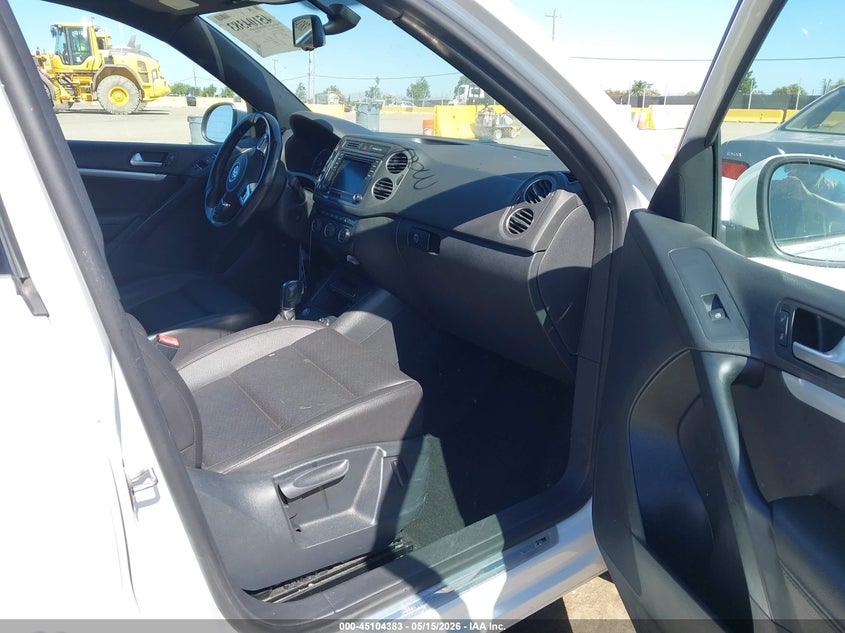 2016 Volkswagen Tiguan VIN WVGAV7AX5GW017602 IAAI salvage auction — FRONT END, Salvage (California), sold $2,900 on 2026-07-16 (photo 5)
