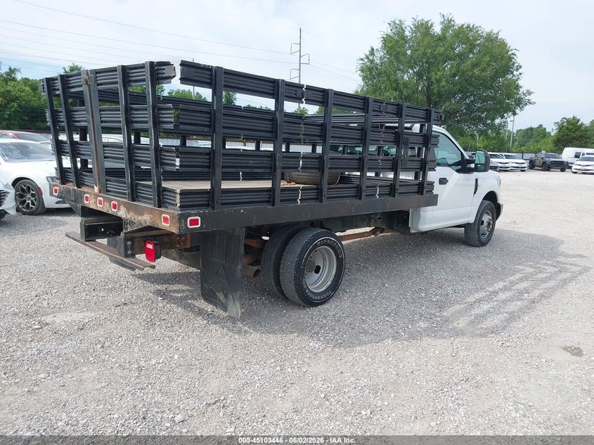 2017 Ford F-350 VIN 1FDRF3G63HED72752 IAAI salvage auction — REAR END, Sf97 (Missouri), sold $15,275 on 2026-07-09 (photo 4)