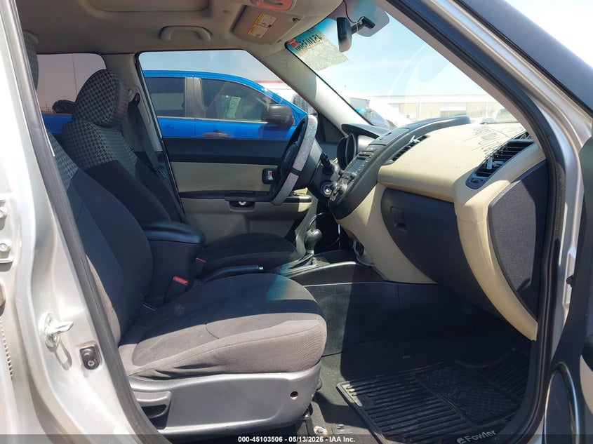 2013 Kia Soul VIN KNDJT2A68D7549937 IAAI salvage auction — RIGHT SIDE, Salvage (Oklahoma), sold $375 on 2026-07-15 (photo 5)