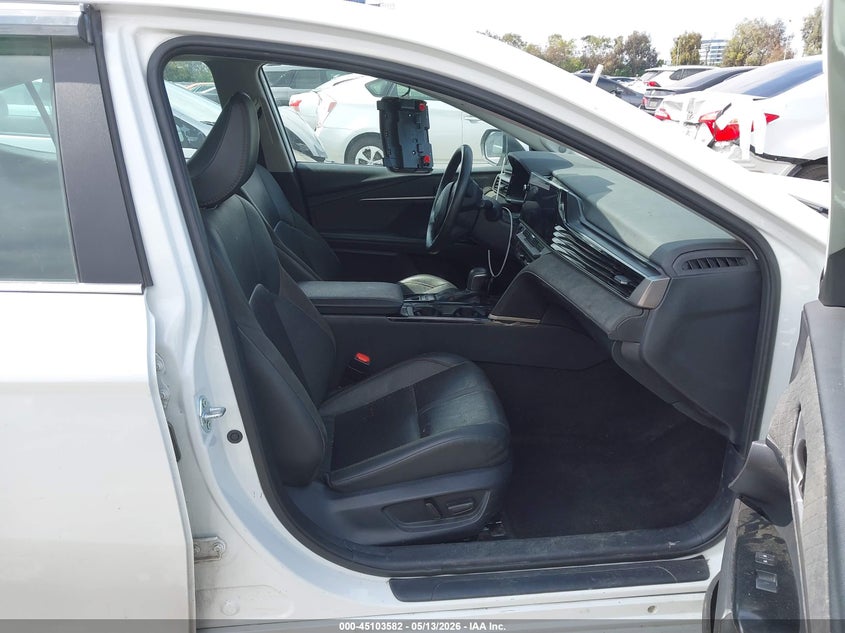 2025 Toyota Camry VIN 4T1DBADK3SU013457 IAAI salvage auction — RIGHT FRONT, Wait Title, sold $11,900 on 2026-07-31 (photo 5)