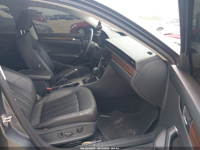 2022 Volkswagen Passat VIN 1VWBA7A37NC008168 IAAI salvage auction — FRONT & REAR, Salvage (Texas), sold $4,750 on 2026-07-10 (photo 5)