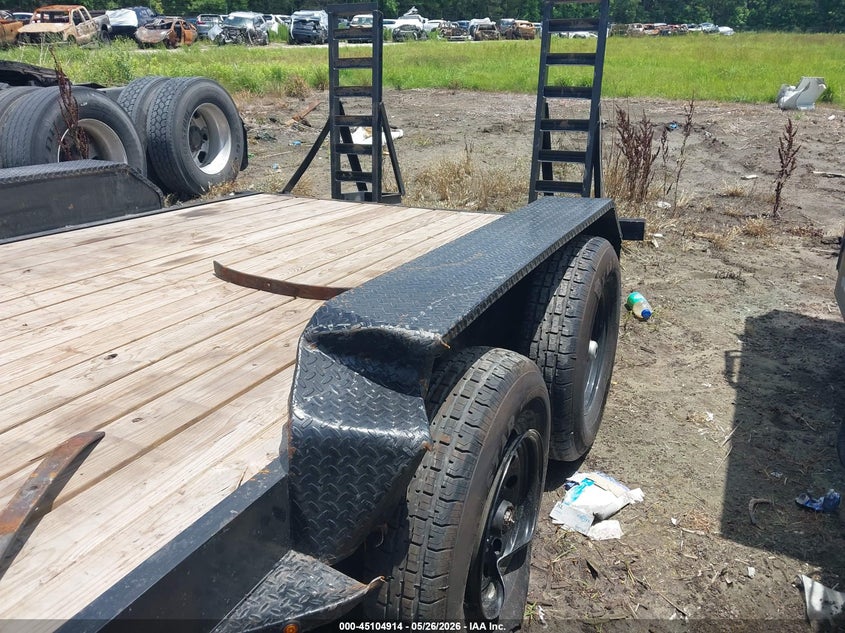 2026 Utility New generation VIN 7Z7BU182XTD003656 IAAI salvage auction — REAR END, Salvage (Tennessee), sold $1,150 on 2026-07-28 (photo 6)