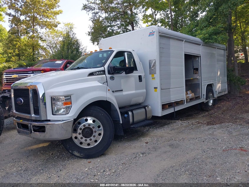 2022 Ford F-650 VIN 1FDWF6DC7NDF02547 IAAI salvage auction — RIGHT FRONT, Original (Kentucky), sold $7,150 on 2026-07-09 (photo 2)