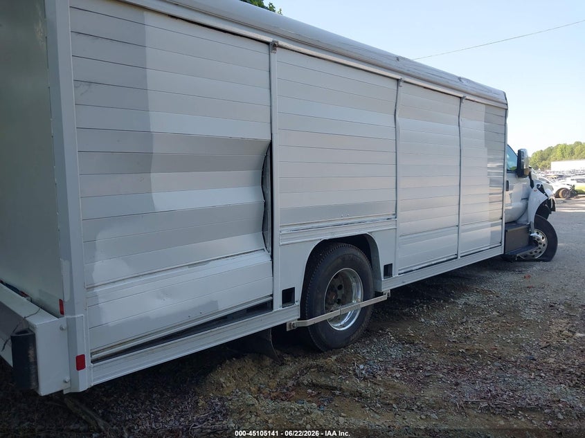 2022 Ford F-650 VIN 1FDWF6DC7NDF02547 IAAI salvage auction — RIGHT FRONT, Original (Kentucky), sold $7,150 on 2026-07-09 (photo 4)