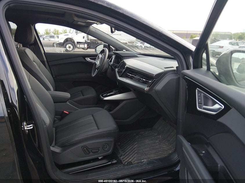 2025 Audi Q4 e-tron VIN WA1LUBFZ7SP074622 IAAI salvage auction — HAIL, Salvage (Ohio), sold $19,350 on 2026-07-16 (photo 5)