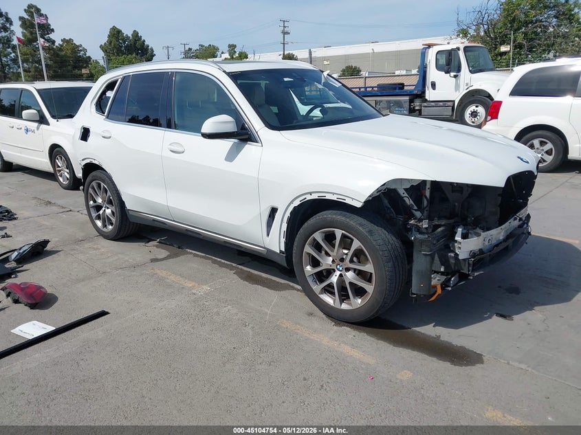 2022 BMW X5 VIN 5UXCR6C02N9N09817 IAAI salvage auction — FRONT & REAR, Salvage (California), sold $20,500 on 2026-07-25 (photo 1)