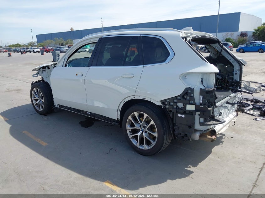 2022 BMW X5 VIN 5UXCR6C02N9N09817 IAAI salvage auction — FRONT & REAR, Salvage (California), sold $20,500 on 2026-07-25 (photo 3)