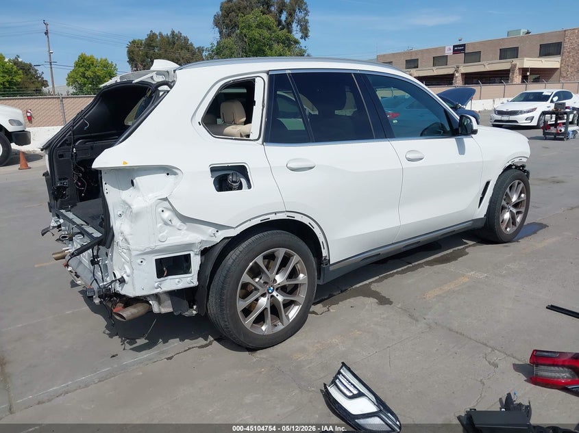 2022 BMW X5 VIN 5UXCR6C02N9N09817 IAAI salvage auction — FRONT & REAR, Salvage (California), sold $20,500 on 2026-07-25 (photo 4)