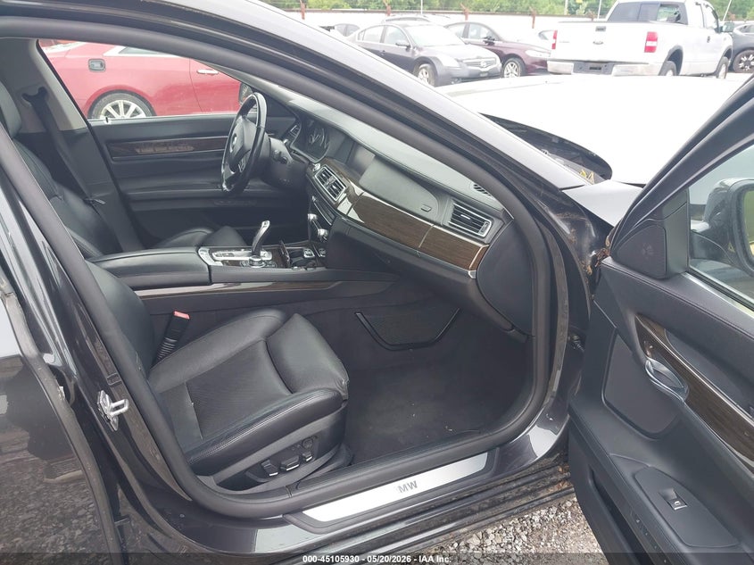 2012 BMW 7er VIN WBAKC8C55CC437918 IAAI salvage auction — NORMAL WEAR, Salvage (Missouri), sold $700 on 2026-07-27 (photo 5)