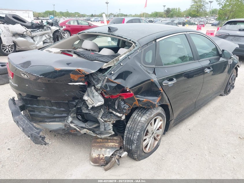 2017 Kia Optima VIN 5XXGT4L33HG155171 IAAI salvage auction — UNKNOWN, Salvage (Illinois), sold $475 on 2026-07-14 (photo 4)