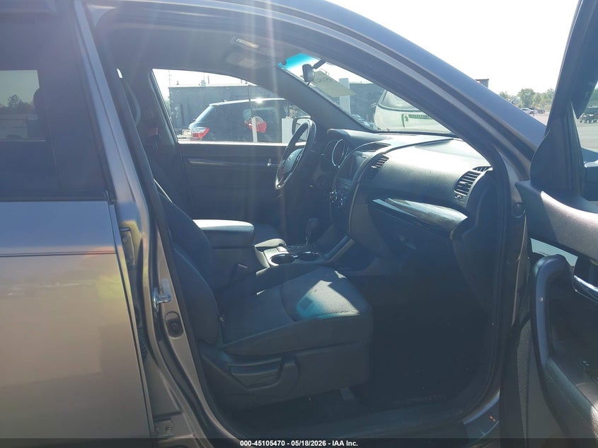 2012 Kia Sorento VIN 5XYKT3A11CG216897 IAAI salvage auction — HAIL, Clear (Indiana), sold $925 on 2026-07-17 (photo 5)
