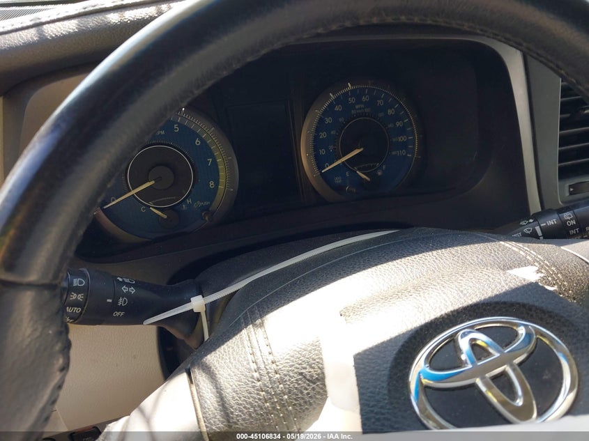 2017 Toyota Sienna VIN 5TDYZ3DC8HS782832 IAAI salvage auction — FRONT END, Mv-907A (New York), sold $1,950 on 2026-07-14 (photo 7)