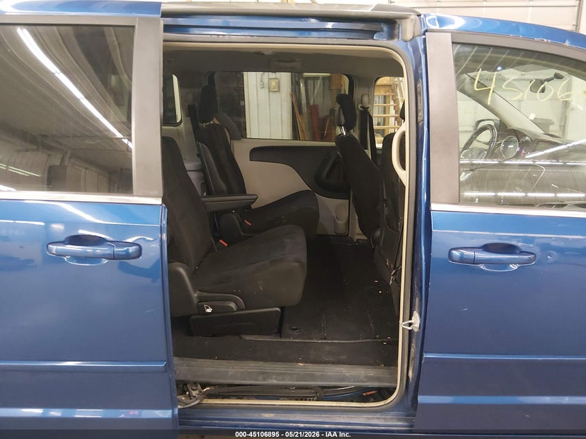 2011 Dodge Grand caravan VIN 2D4RN5DG5BR711671 IAAI salvage auction — REAR END, Prior Salvage (Minnesota), sold $300 on 2026-07-09 (photo 8)