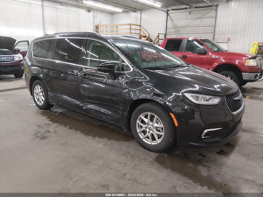 2022 Chrysler Pacifica VIN 2C4RC1BG7NR198975 IAAI salvage auction — SIDE, Salvage (Minnesota), sold $4,550 on 2026-07-11 (photo 1)