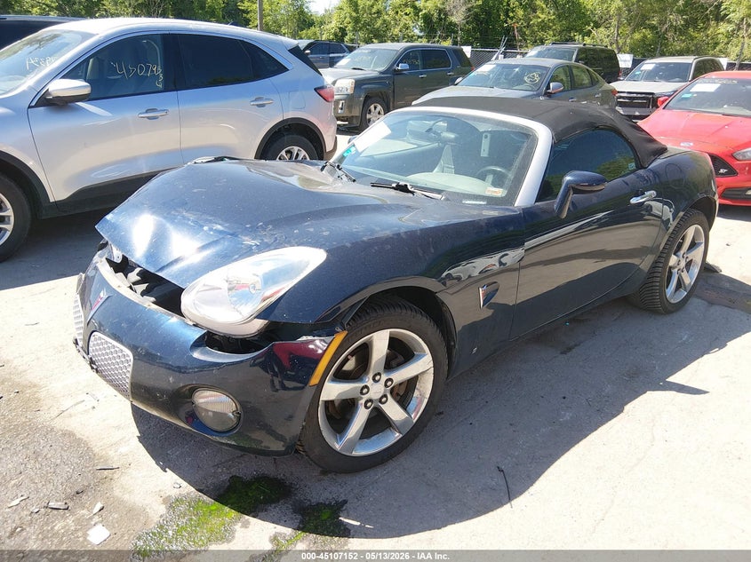 2007 Pontiac Solstice VIN 1G2MB35B17Y111549 IAAI salvage auction — RIGHT FRONT, Salvage (Missouri), sold $1,325 on 2026-09-09 (photo 2)