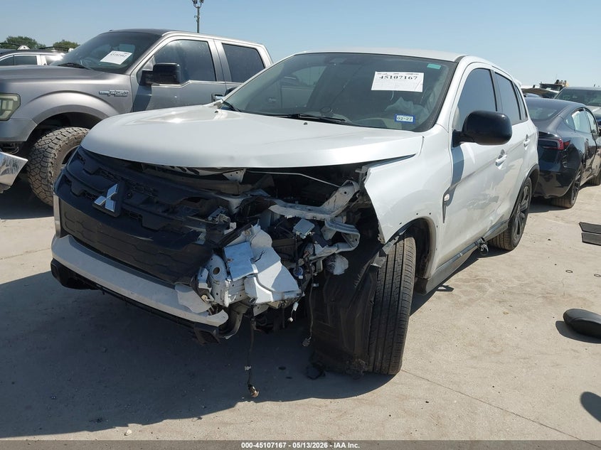 2023 Mitsubishi Outlander VIN JA4ARUAUXPU013239 IAAI salvage auction — FRONT END, Salvage (Texas), sold $5,250 on 2026-07-21 (photo 2)