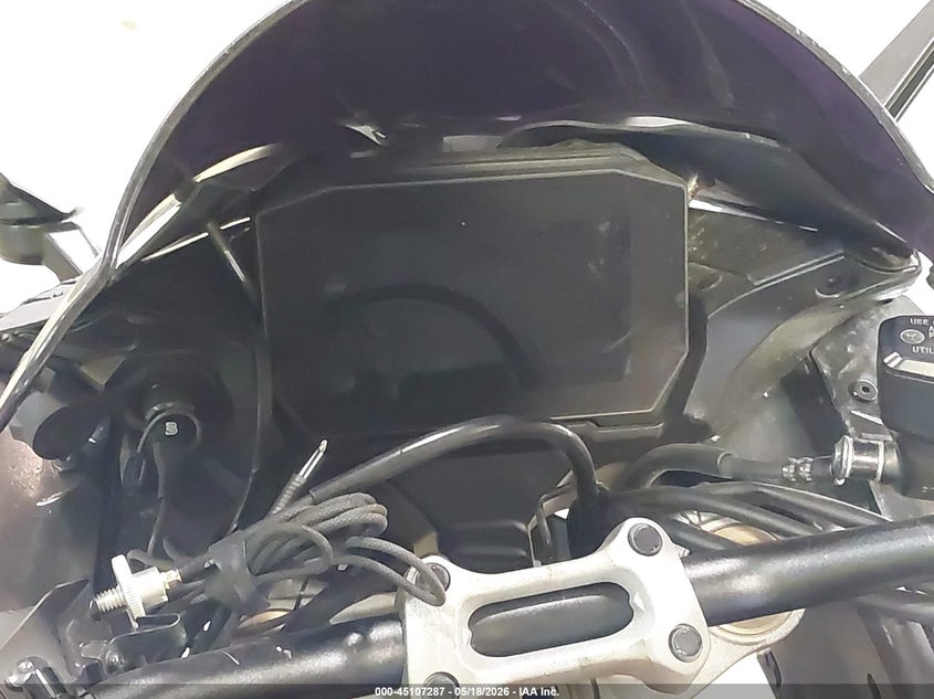 2023 Suzuki Gsx VIN JS1EK12B0P7100213 IAAI salvage auction — LEFT SIDE, Salvage Title, sold $2,300 on 2026-09-11 (photo 7)