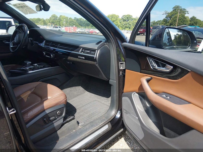 2017 Audi Q7 VIN WA1VAAF72HD057070 IAAI salvage auction — FRONT END, Salvage (South Carolina), sold $7,900 on 2026-07-28 (photo 5)