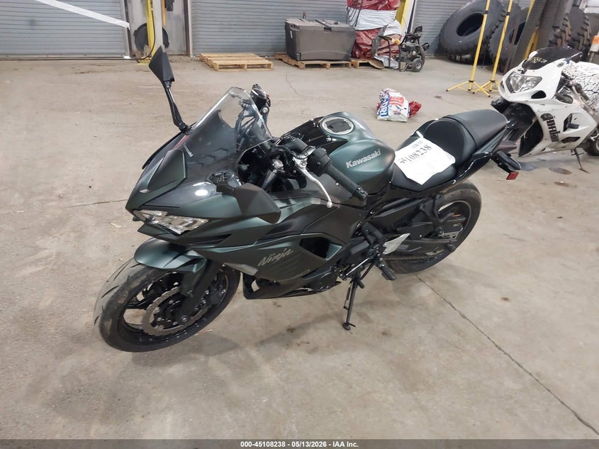 2025 Kawasaki Ninja VIN ML5EXEP16SDAG6523 IAAI salvage auction — SIDE, Salvage (Indiana), sold $1,000 on 2026-07-21 (photo 2)
