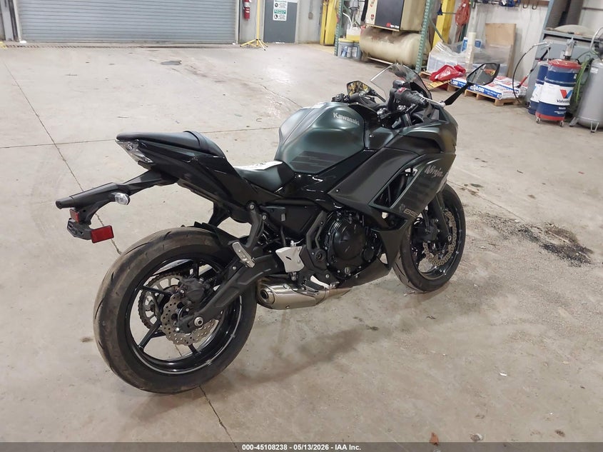 2025 Kawasaki Ninja VIN ML5EXEP16SDAG6523 IAAI salvage auction — SIDE, Salvage (Indiana), sold $1,000 on 2026-07-21 (photo 4)