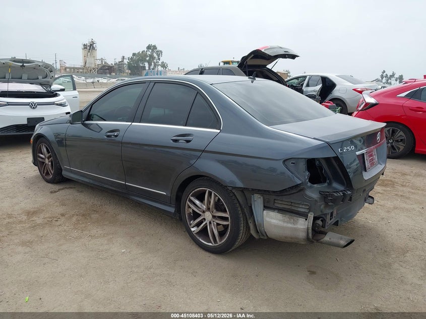 2014 Mercedes-benz C-klasse VIN WDDGF4HB5EA932986 IAAI salvage auction — REAR END, Salvage (California), sold $825 on 2026-07-17 (photo 3)