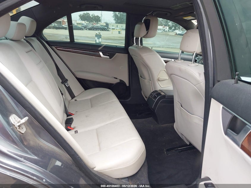 2014 Mercedes-benz C-klasse VIN WDDGF4HB5EA932986 IAAI salvage auction — REAR END, Salvage (California), sold $825 on 2026-07-17 (photo 8)