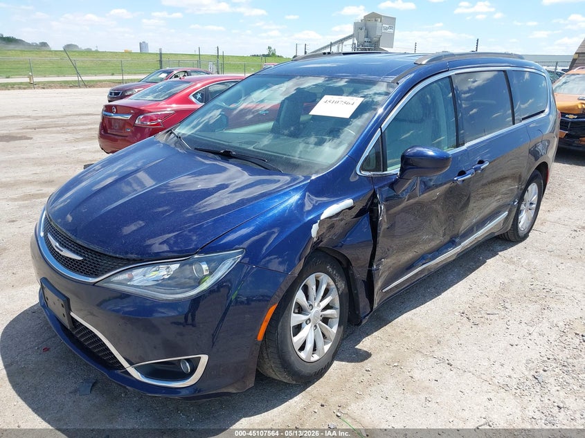 2017 Chrysler Pacifica VIN 2C4RC1BG2HR538330 IAAI salvage auction — LEFT SIDE, Salvage (Illinois), sold $2,150 on 2026-08-23 (photo 2)
