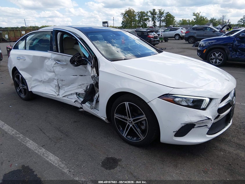 2021 Mercedes-benz A-klasse VIN W1K3G4FB8MJ305308 IAAI salvage auction — RIGHT SIDE, Salvage Title, sold $1,700 on 2026-07-27 (photo 1)