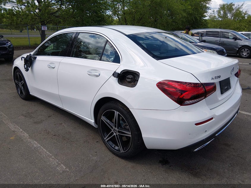 2021 Mercedes-benz A-klasse VIN W1K3G4FB8MJ305308 IAAI salvage auction — RIGHT SIDE, Salvage Title, sold $1,700 on 2026-07-27 (photo 3)
