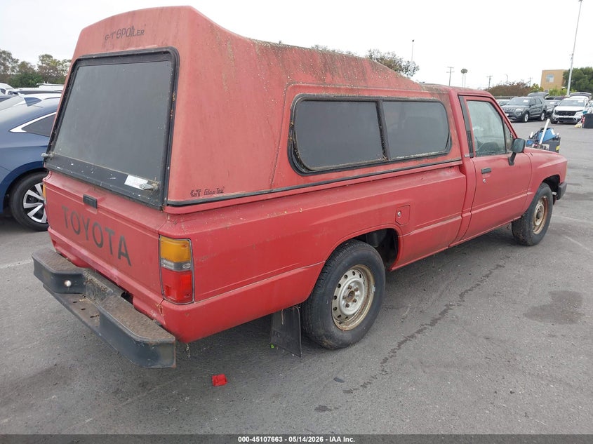 1986 Toyota Pickup VIN JT4RN55R5G0222959 IAAI salvage auction — NORMAL WEAR, Clear - Dealer Only (California), sold $4,300 on 2026-07-16 (photo 4)