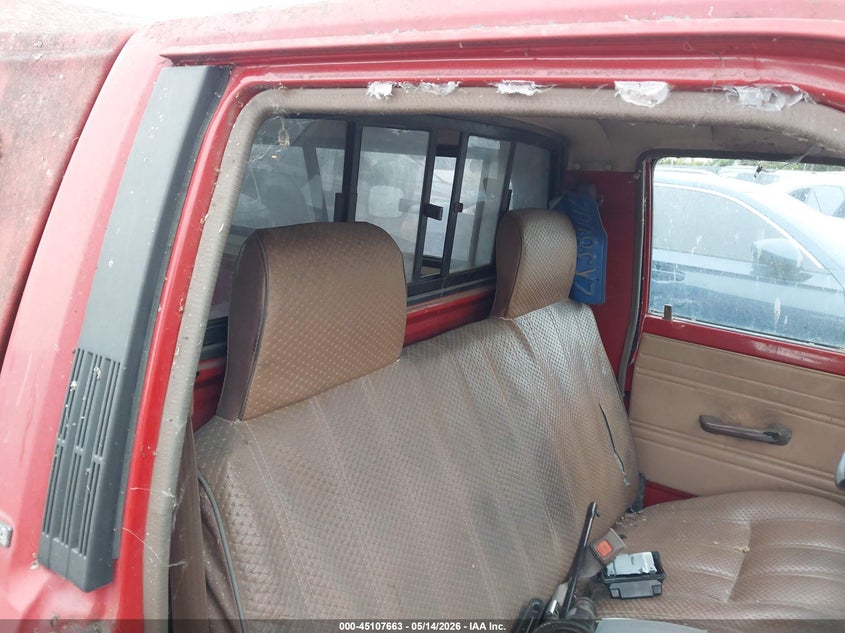 1986 Toyota Pickup VIN JT4RN55R5G0222959 IAAI salvage auction — NORMAL WEAR, Clear - Dealer Only (California), sold $4,300 on 2026-07-16 (photo 8)
