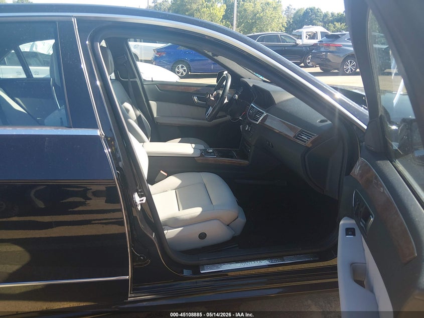 2012 Mercedes-benz E-klasse VIN WDDHF5KB7CA594104 IAAI salvage auction — RIGHT FRONT, Salvage (Tennessee), sold $475 on 2026-07-16 (photo 5)