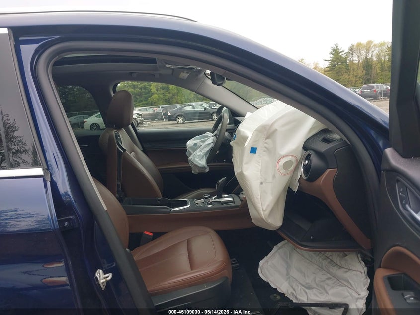 2021 Alfa romeo Stelvio VIN ZASPAKAN3M7D18698 IAAI salvage auction — LEFT FRONT, Mv-907A (New York), sold $3,800 on 2026-07-07 (photo 5)