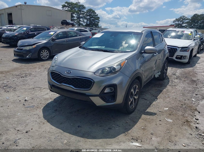 2021 Kia Sportage VIN KNDPMCAC4M7898287 IAAI salvage auction — SIDE, Salvage Title, sold $3,100 on 2026-07-22 (photo 2)