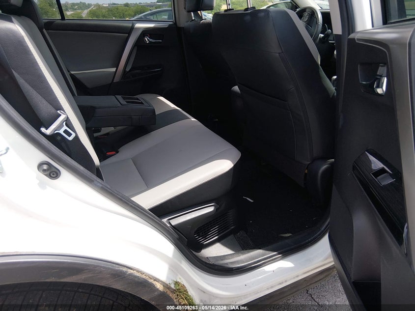 2017 Toyota Rav 4 VIN JTMDJREV2HD076282 IAAI salvage auction — LEFT & RIGHT, Salvage (Missouri), sold $6,700 on 2026-07-16 (photo 8)