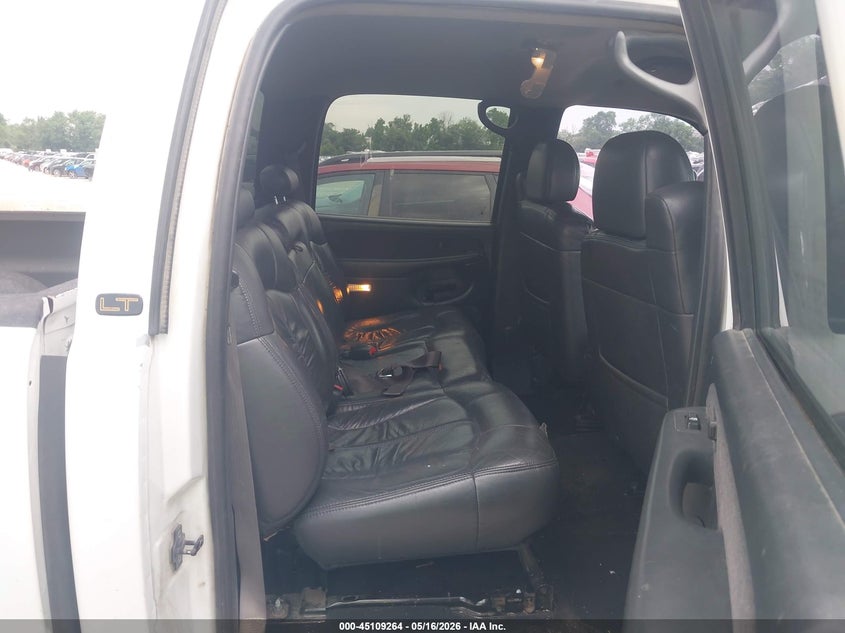 2002 Chevrolet Silverado 2500 VIN 1GCHK23G72F149040 IAAI salvage auction — HAIL, Clear (Missouri), sold $1,200 on 2026-07-17 (photo 8)