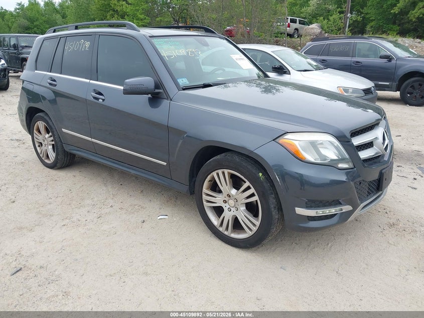 2015 Mercedes-benz VIN WDCGG8JB9FG382984 IAAI salvage auction — REAR END, Clear (Massachusetts), sold $2,550 on 2026-08-21 (photo 1)
