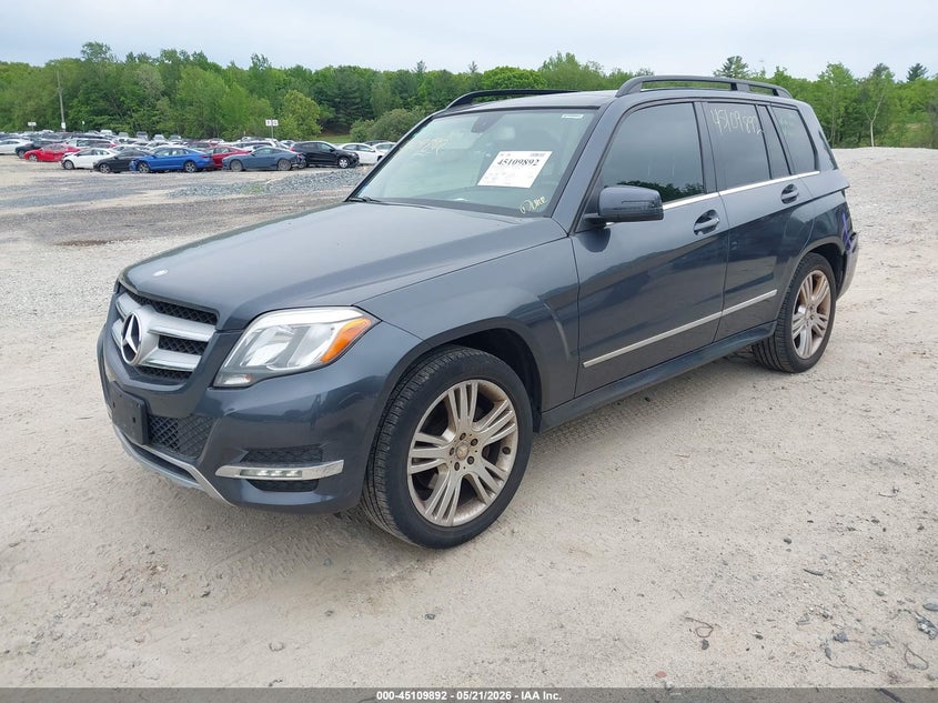 2015 Mercedes-benz VIN WDCGG8JB9FG382984 IAAI salvage auction — REAR END, Clear (Massachusetts), sold $2,550 on 2026-08-21 (photo 2)