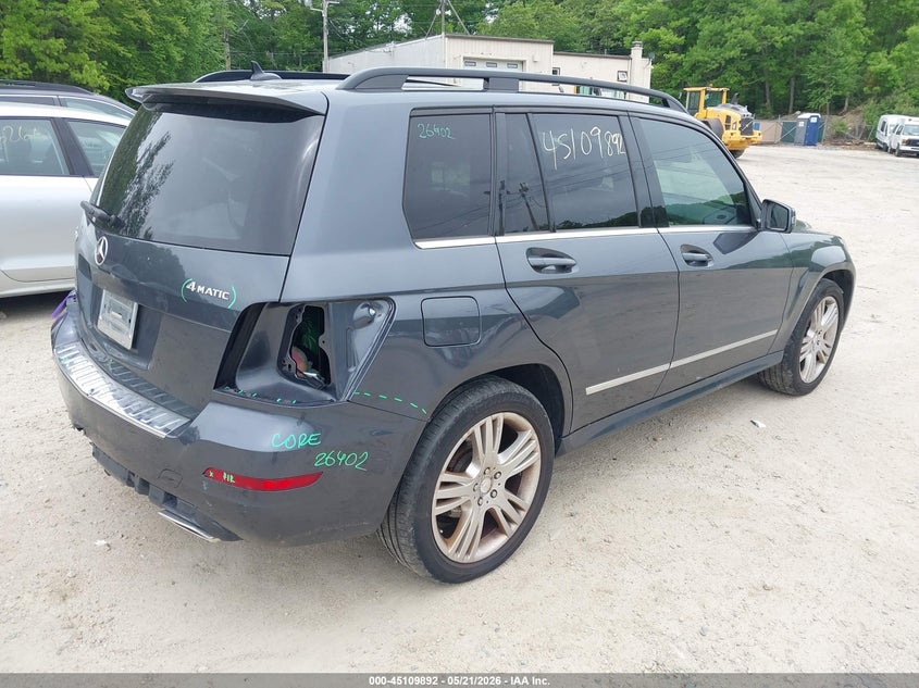 2015 Mercedes-benz VIN WDCGG8JB9FG382984 IAAI salvage auction — REAR END, Clear (Massachusetts), sold $2,550 on 2026-08-21 (photo 4)