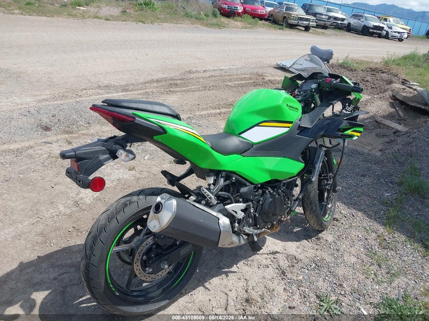 2025 Kawasaki Ninja VIN ML5EXGH11SDA46677 IAAI salvage auction — ROLLOVER, Salvage (Montana), sold $1,175 on 2026-07-15 (photo 4)