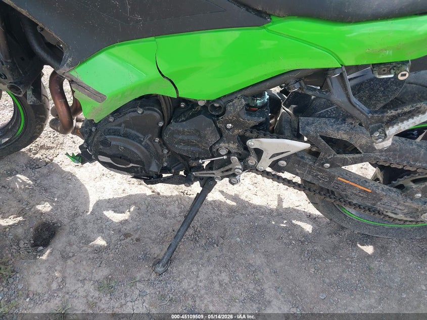 2025 Kawasaki Ninja VIN ML5EXGH11SDA46677 IAAI salvage auction — ROLLOVER, Salvage (Montana), sold $1,175 on 2026-07-15 (photo 9)